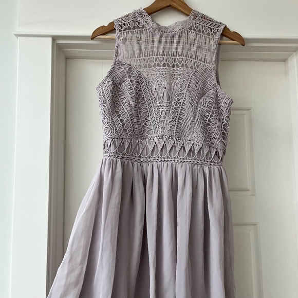 Light Mauve Woven Top Dress - Picture 2 of 6